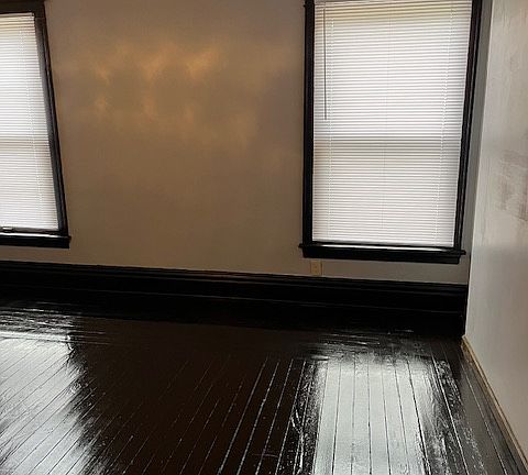 3rd image of 419 Washington Ave N