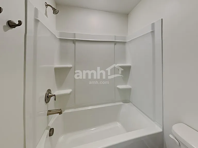 110 Keyser Dr — Photo 16