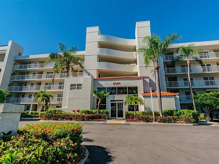 6081 Bahia Del Mar Cir #349 — Photo 2
