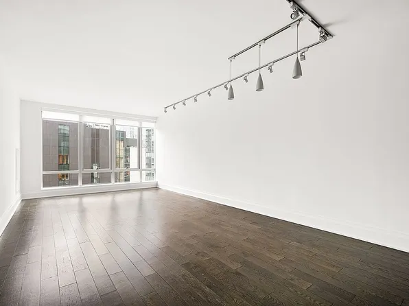50 Riverside Blvd APT 12G, New York, NY 10069