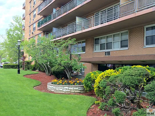 Sold by Elbe Real Estate Inc | media 21