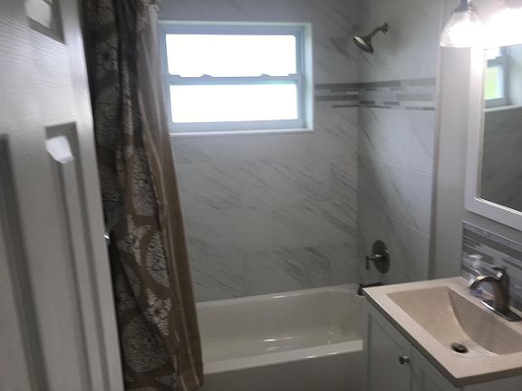 3rd image of 2095 Pleasant Dr