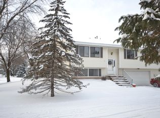 465 96th Ln NE, Blaine, MN 55434