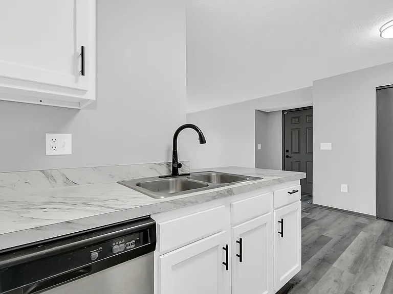 Parkview Apartments — Photo 10