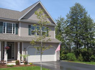 28 Indigo Ln, Essex Junction, VT 05452