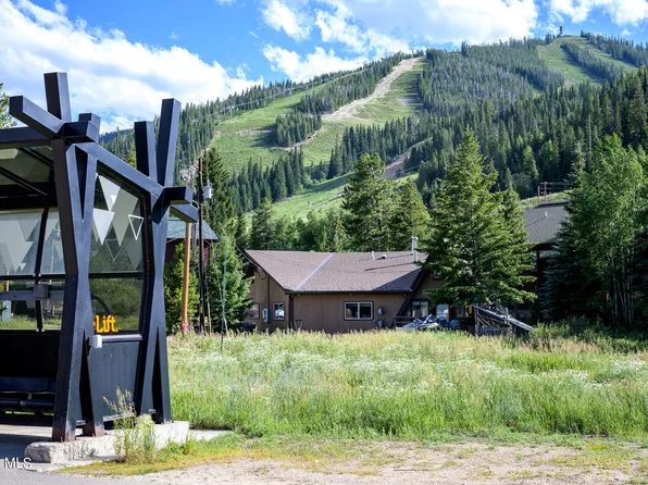 19 Cedar Drive, Winter Park, CO 80482