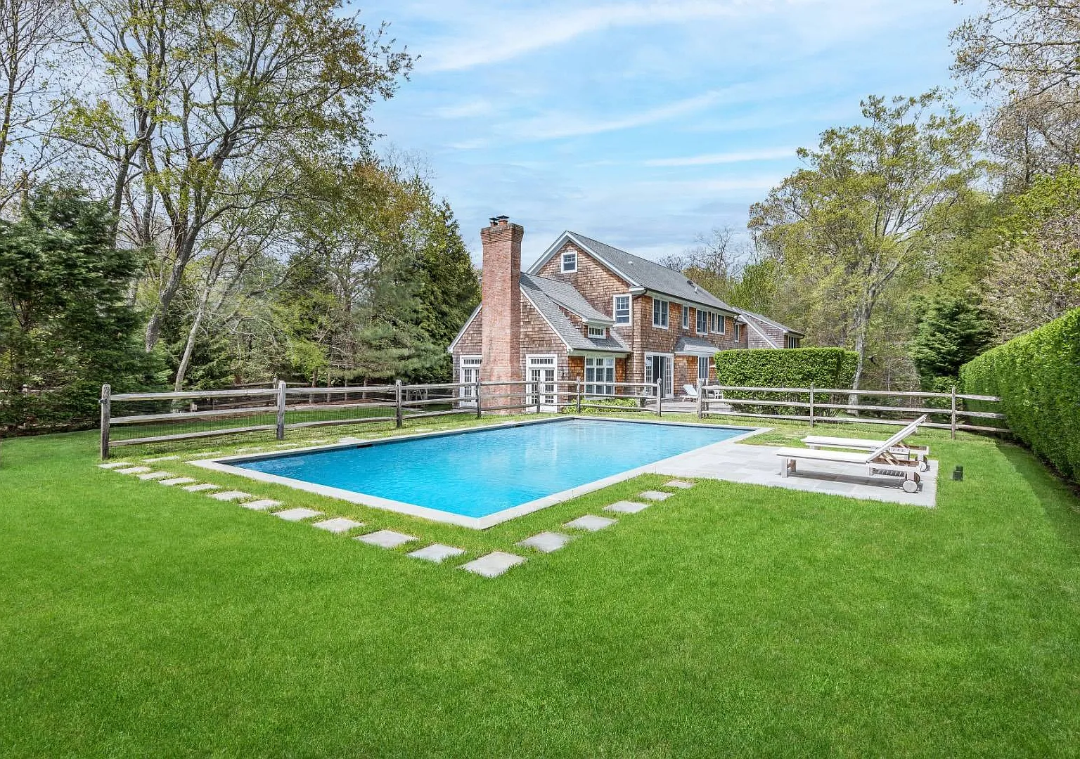 Elegant Designer Home in Sag Harbor — Photo 1