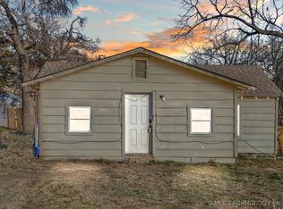 423 N Terrace Dr W, Sand Springs, OK 74063