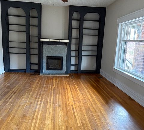 3rd image of 1512 Rosewood Ave #1