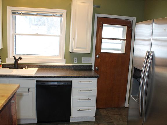 5th image of 530 N 12th Ave E APT 1