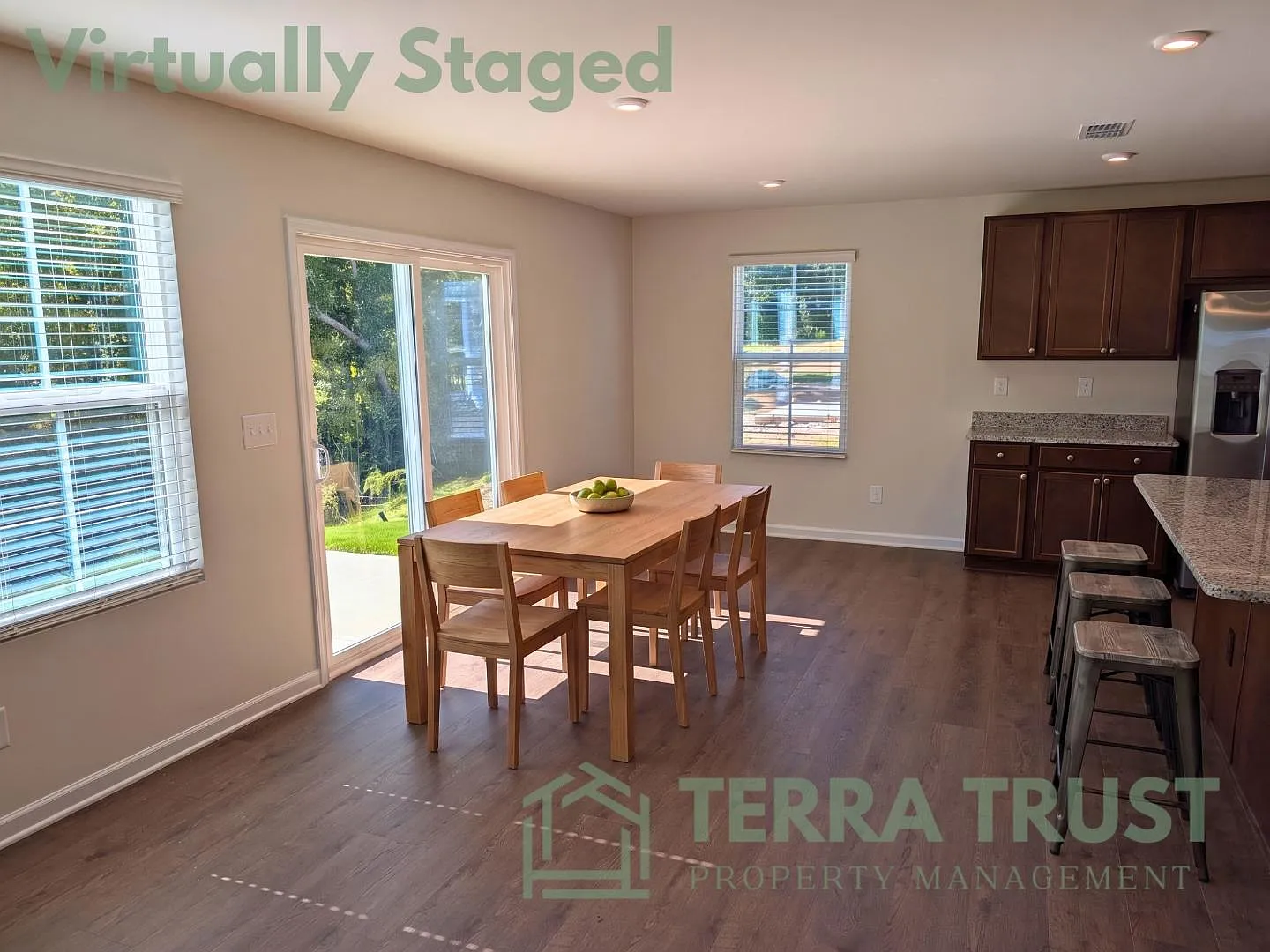 1220 Elm Forest Ln — Photo 4