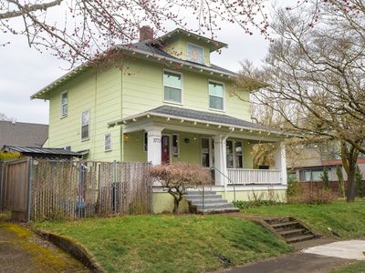 3773 SE Harrison St, Portland, OR, 97214