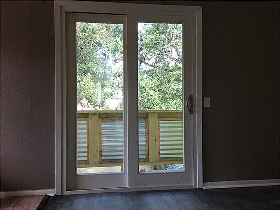 3rd image of 2503 Manor Cir APT C