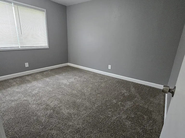 1703 S Lincoln St — Photo 7