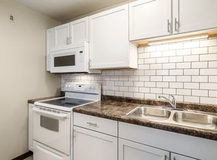 2512 N Rockton Ave, Rockford, IL 61103