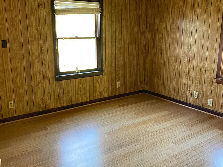 11 Avenue A — Photo 7