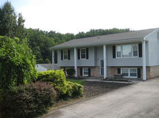 157 Hunters Trl, Troutville, VA 24175