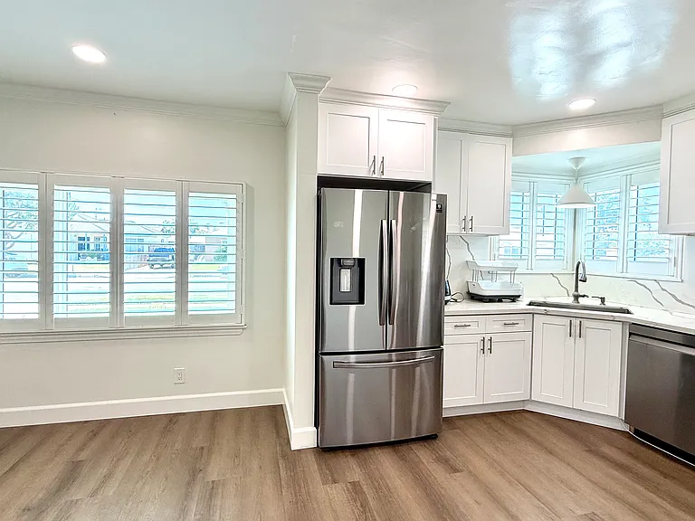 21316 Lynton Ave — Photo 7