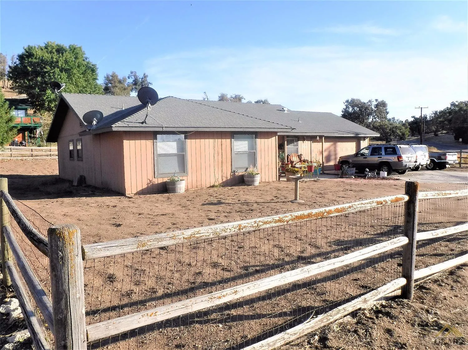26100 Columbia Way photo 1