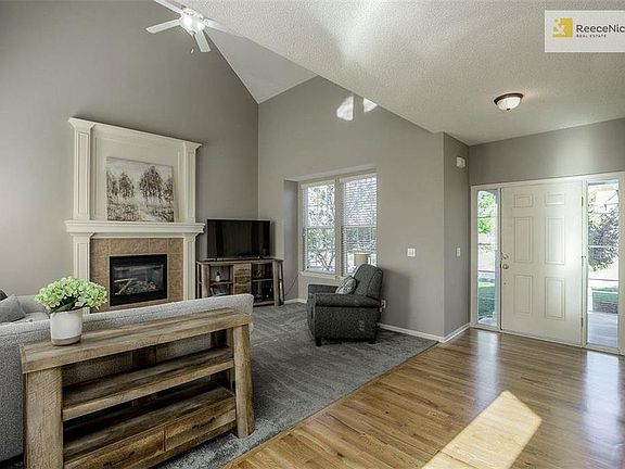 Vaulted ceilings and big windows add to the light and bright feel! New carpet in the great room - November 2018.