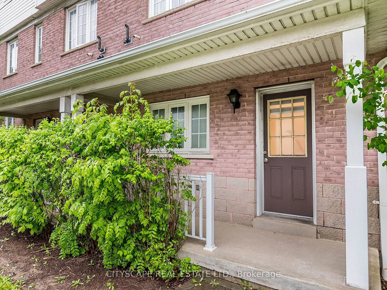 4 bed, $3,300 — Photo 2