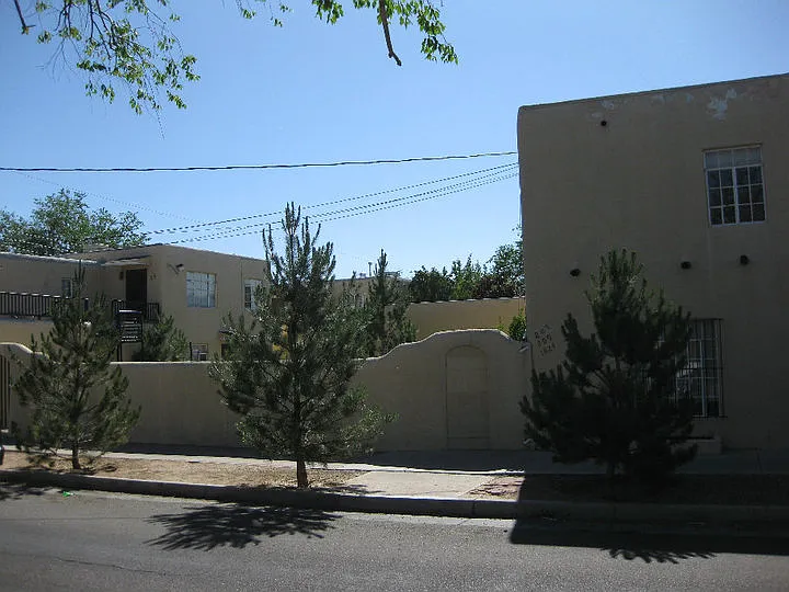 1816 Gold Ave SE #5 — Photo 3