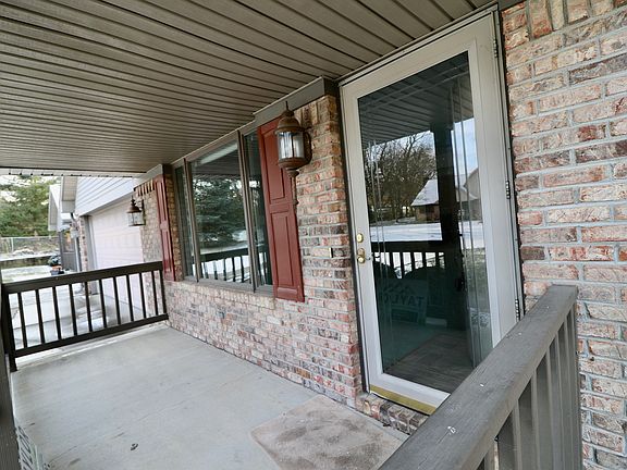 2nd image of 403 Spruce Ln #2