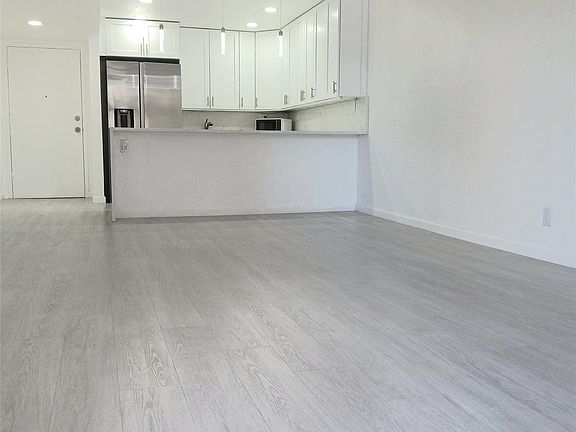 4th image of 1421 S Ocean Boulevard #210