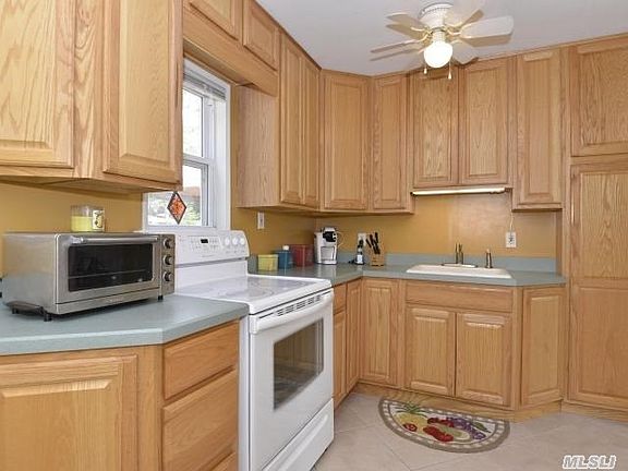 5th image of 81 Wantagh Ave