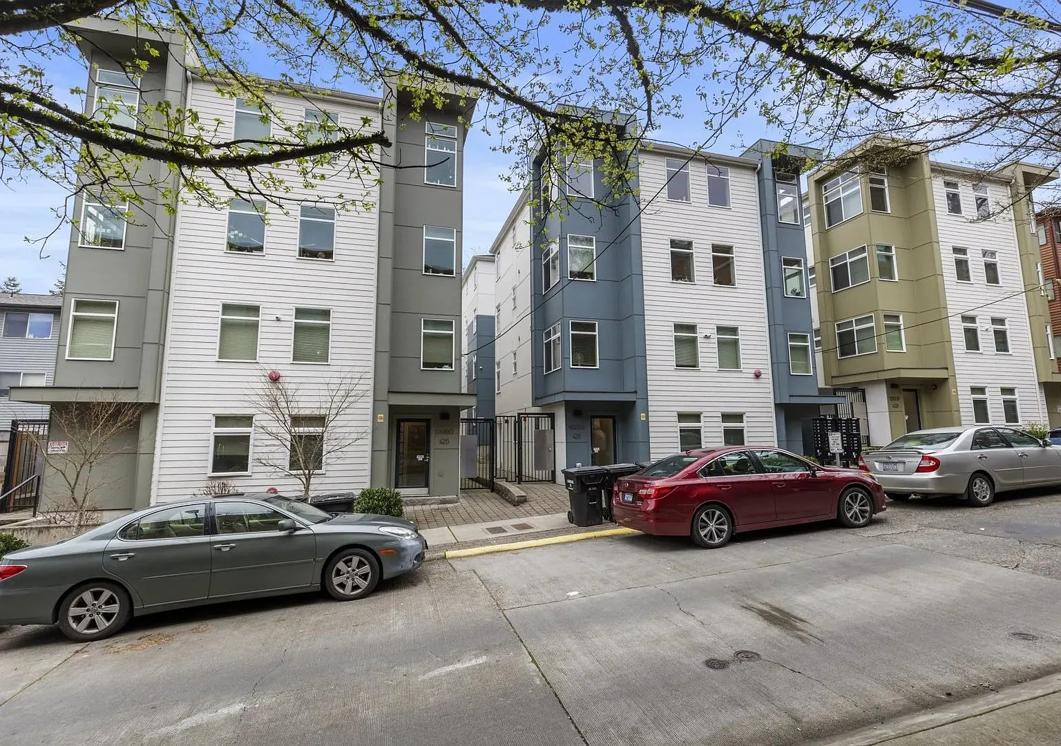 Radian Apartments — Photo 4