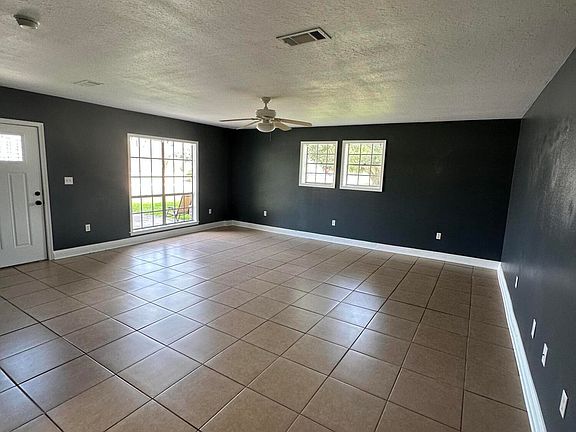 4th image of 4811 Coronada Ave