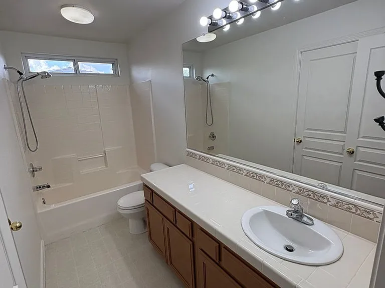 5928 W Whitley Ave — Photo 23