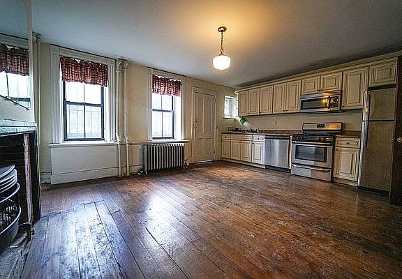 2nd image of 299 E 139th St #1