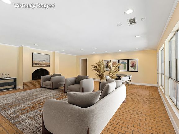 3rd image of 14918 Vistaridge Dr