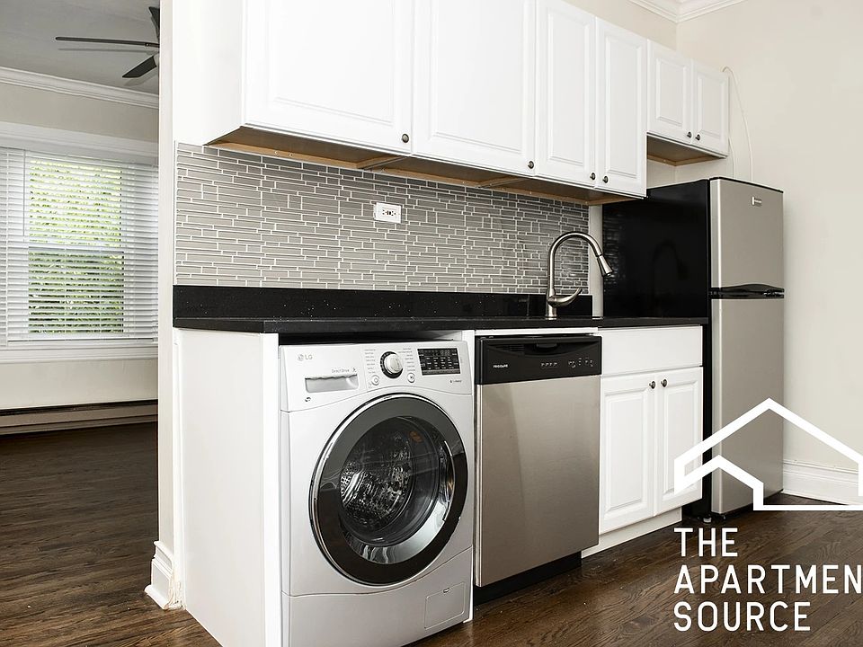 1st image of 648.5 W Roscoe St #2N