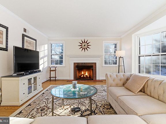 4th image of 416 Rices Mill Rd