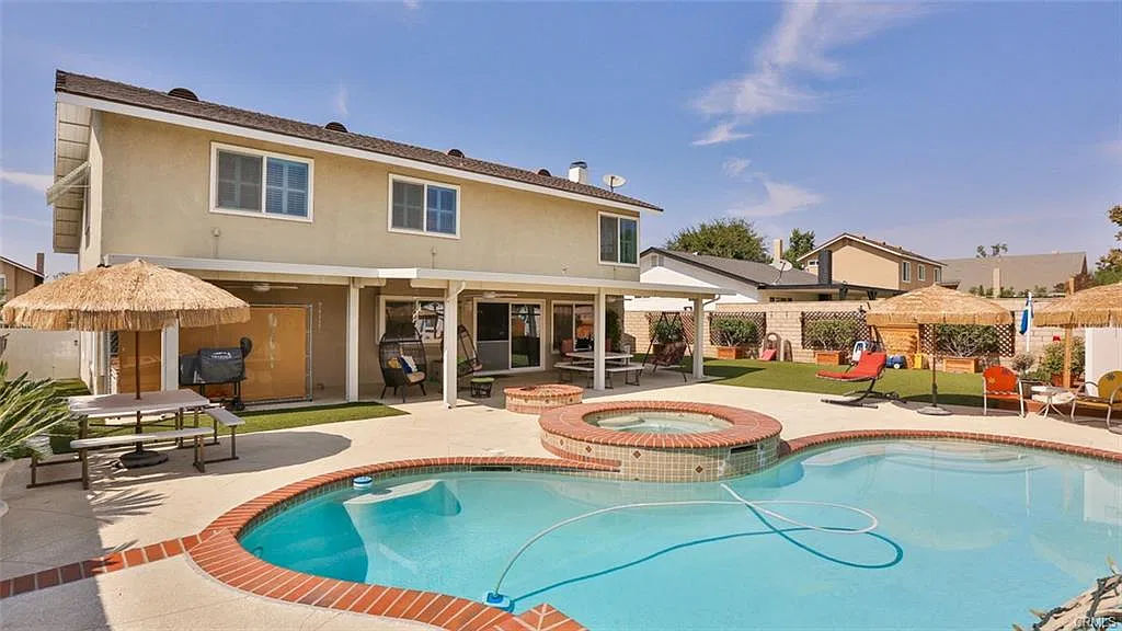 4 bed, 2175 sqft, $1,000 — Photo 2