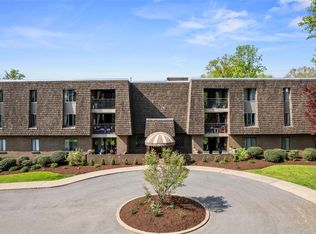 72 Linden Pl APT 22, Sewickley, PA