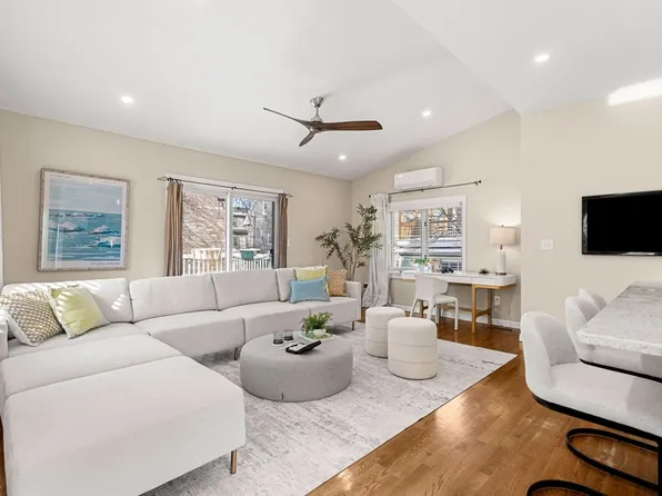 206 Lowell St, Somerville, MA 02144