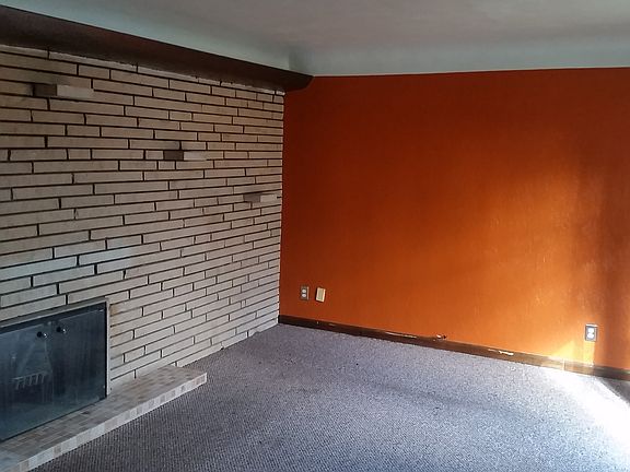 3rd image of 19 Berkshire Dr
