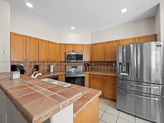 5th image of 15541 SW 21st Ter