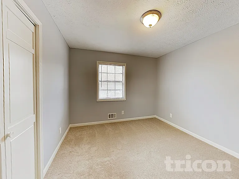 110 Springvalley Way — Photo 13