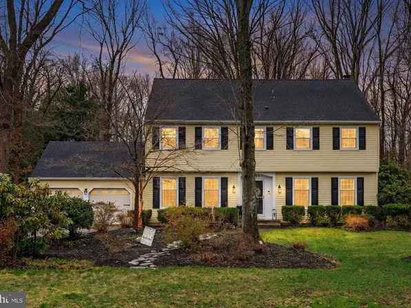 211 Sunny Jim Dr, Medford, NJ 08055