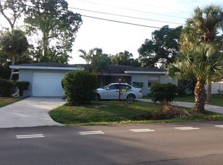 121 Shamrock Dr, Venice, FL 34293