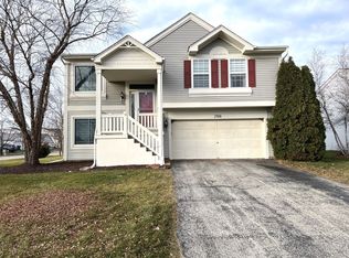 2306 Woodoak Dr, Round Lake Beach, IL