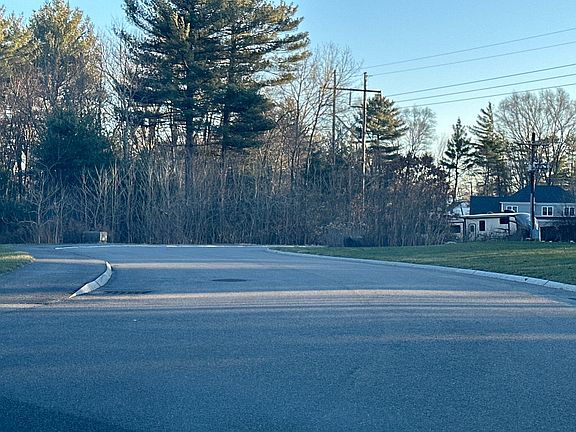 4th image of 7 Woodrow Ln