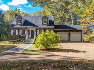 83 Willow Rd, East Kingston, NH 03827