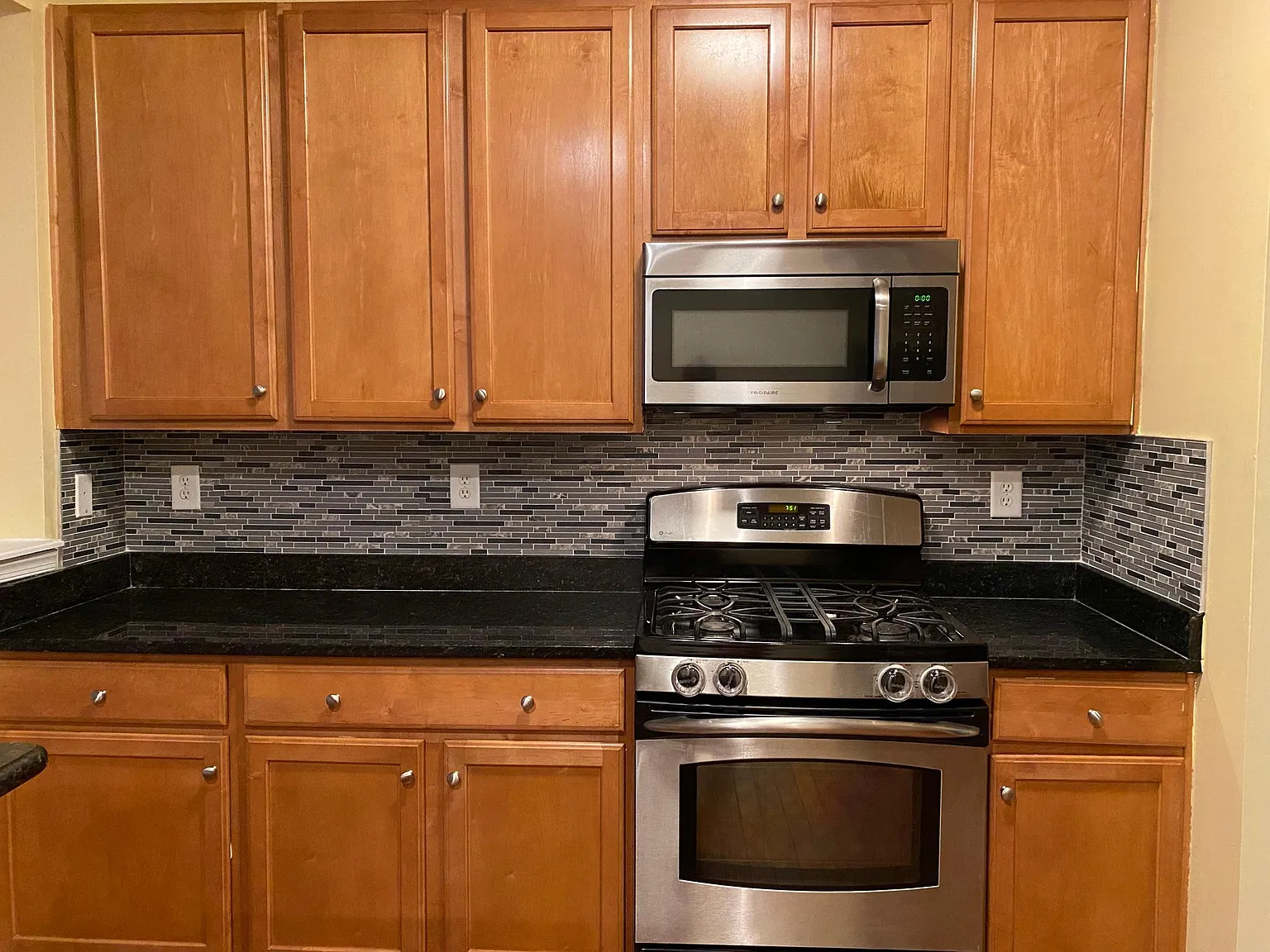 3 bed, 2.5 bath, 1860 sqft, $2,450 — Photo 4
