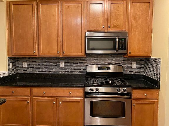 4th image of 1400 Olde Sage Ct