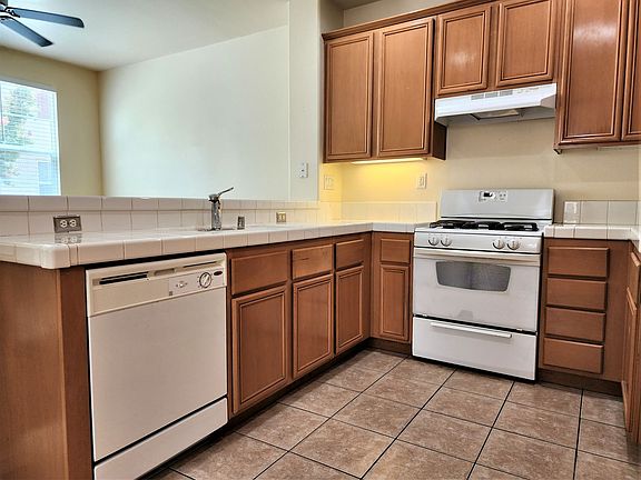 5th image of 1800 E Lakeshore Dr Unit 912